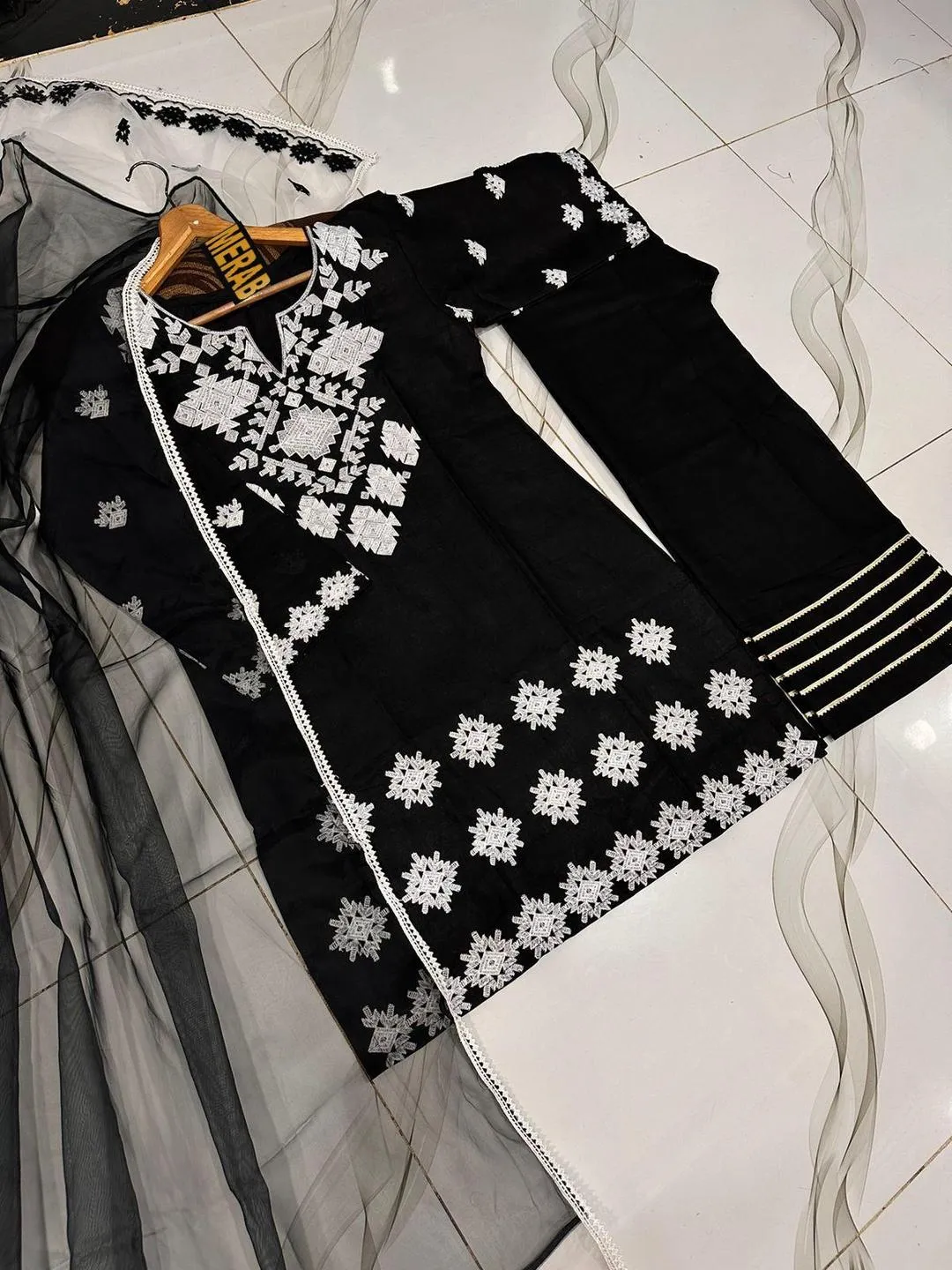 Black Embroidered 3Pc Kurta Set with Lace Dupatta - Image 4