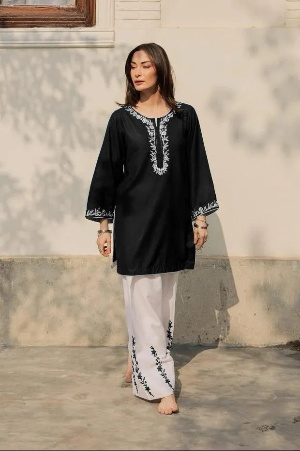 Black Embroidered Kurta Pajama Set for Women 2Pcs