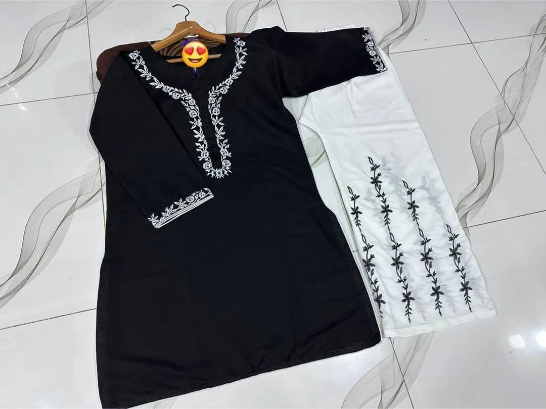 Black Embroidered Kurta Pajama Set for Women 2Pcs - Image 2