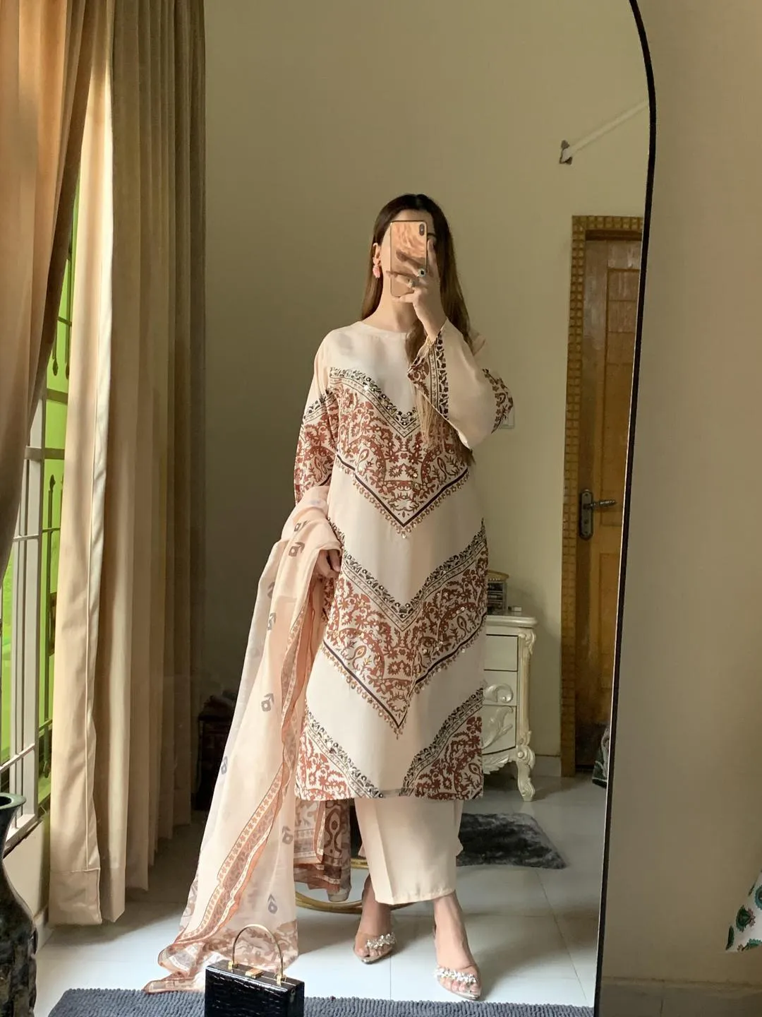 Pakistani Embroidered Kurta Set Cream Floral Long Sleeve - Image 3
