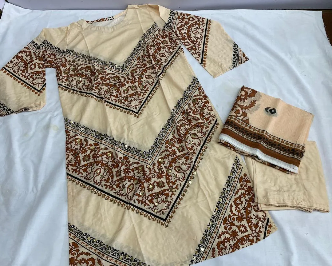 Pakistani Embroidered Kurta Set Cream Floral Long Sleeve - Image 7