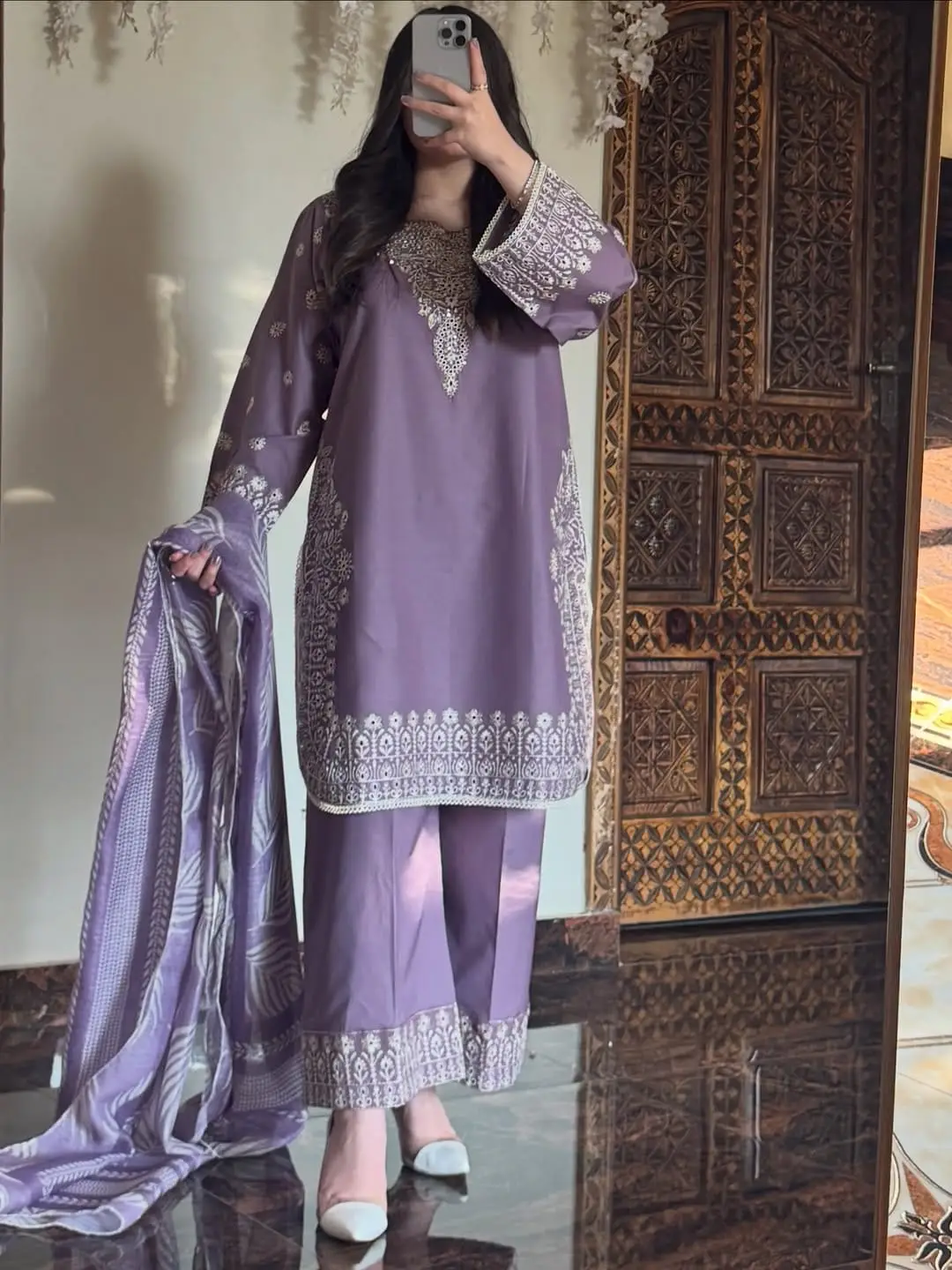 3 Pcs Women's Stitched Cotton Lawn Embroidered Suit - Image 3